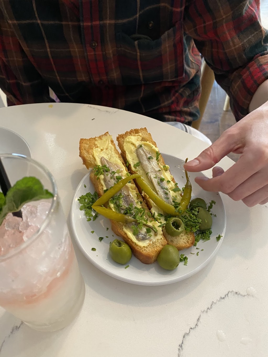 Small Favors | restaurant | 402 1/2 W 6th St, Bloomington, IN 47404, USA | 8128223658 OR +1 812-822-3658