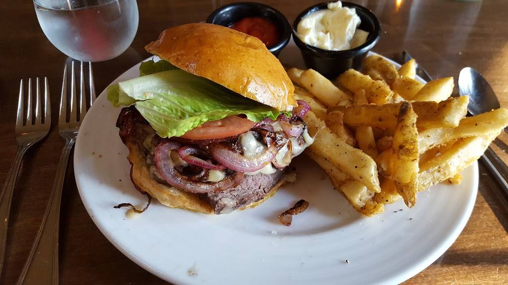 The Frogtown Chophouse | restaurant | 472 Upper Swiftwater Rd, Swiftwater, PA 18370, USA | 5708954460 OR +1 570-895-4460