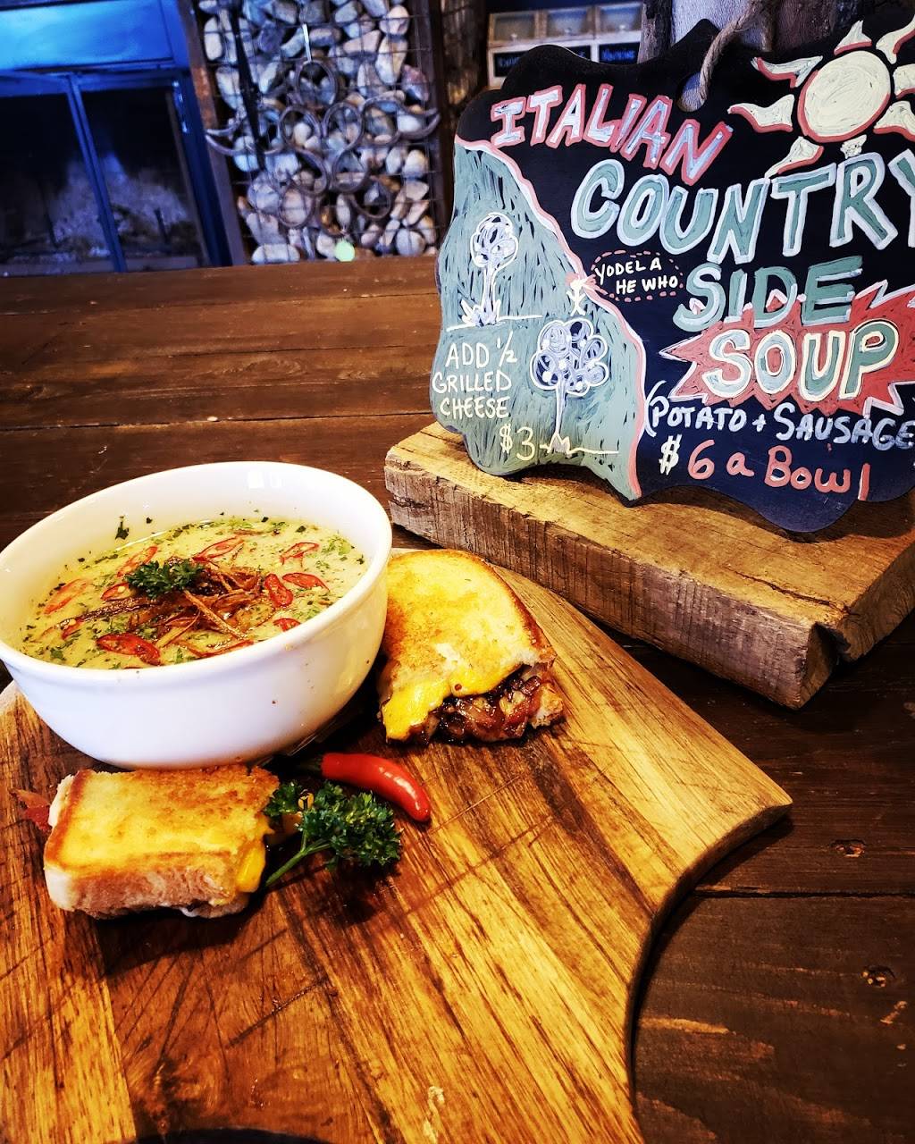 Peppersauce Kitchen | restaurant | 35406 S Mt Lemmon Rd, Oracle, AZ 85623, USA | 5203089350 OR +1 520-308-9350