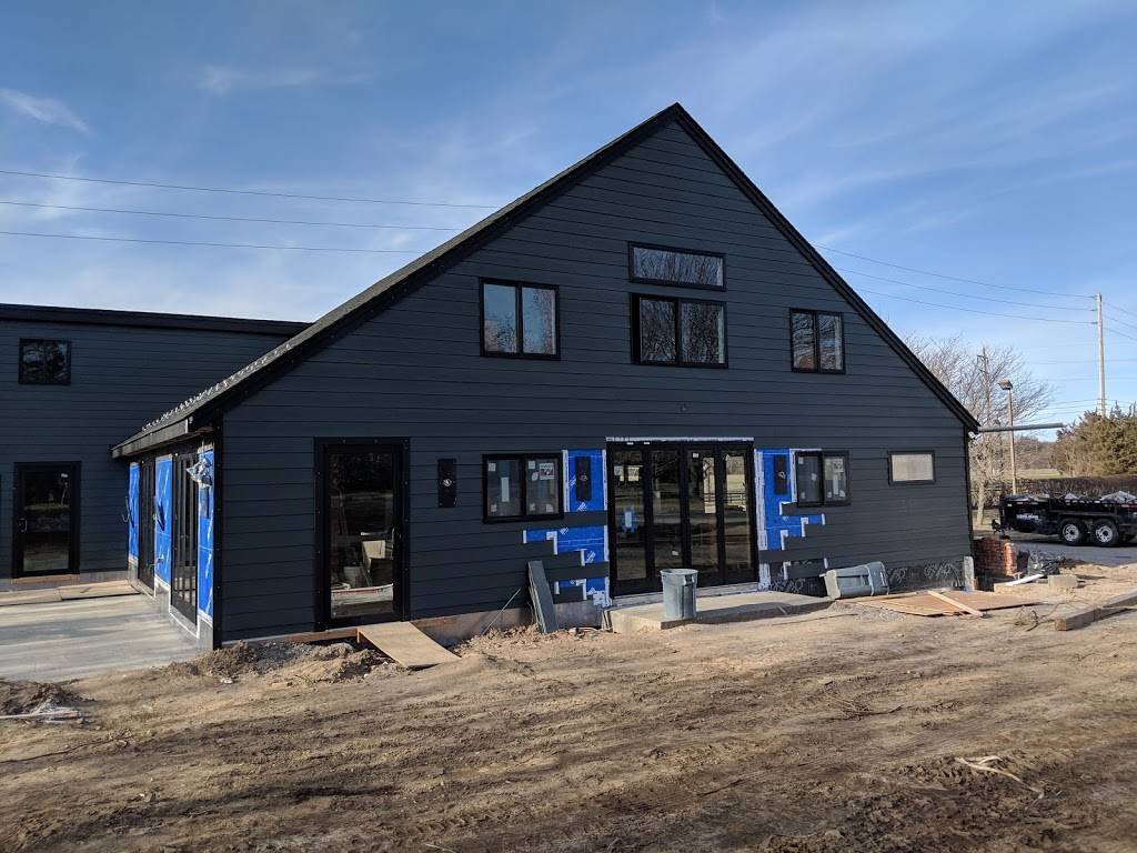 The North Fork Roadhouse | restaurant | 9095 Sound Ave, Mattituck, NY 11952, USA | 6312988277 OR +1 631-298-8277