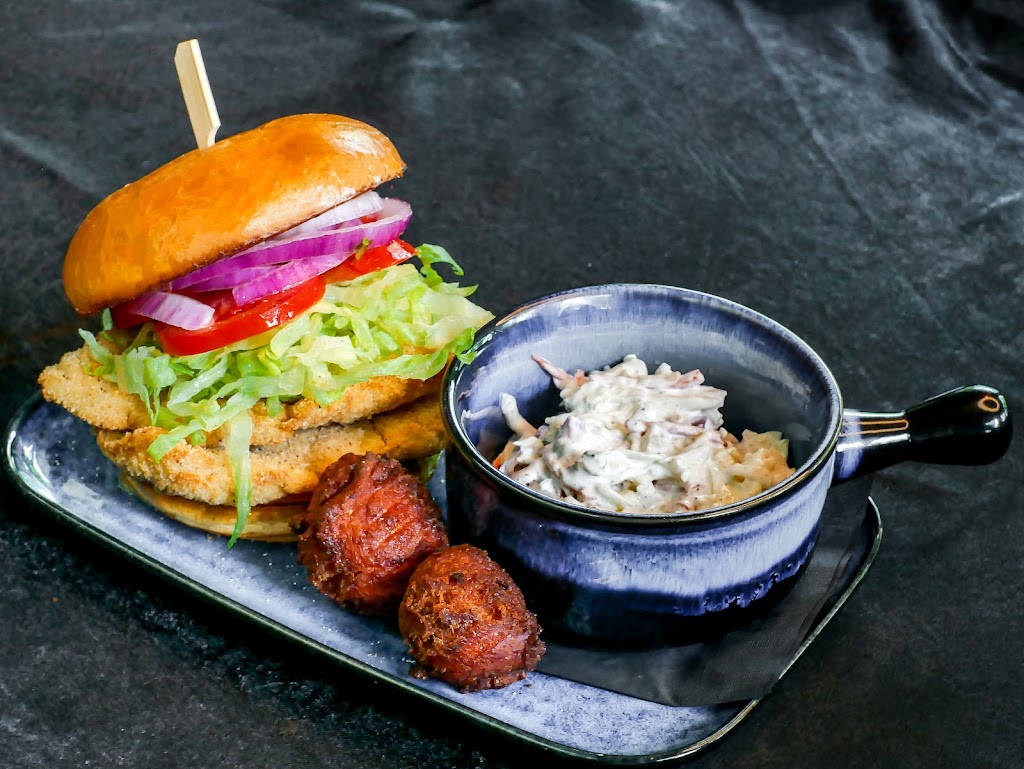 Deleons Bar & Grille | restaurant | 5115 Hwy 17, De Leon Springs, FL 32130, USA | 3862772707 OR +1 386-277-2707