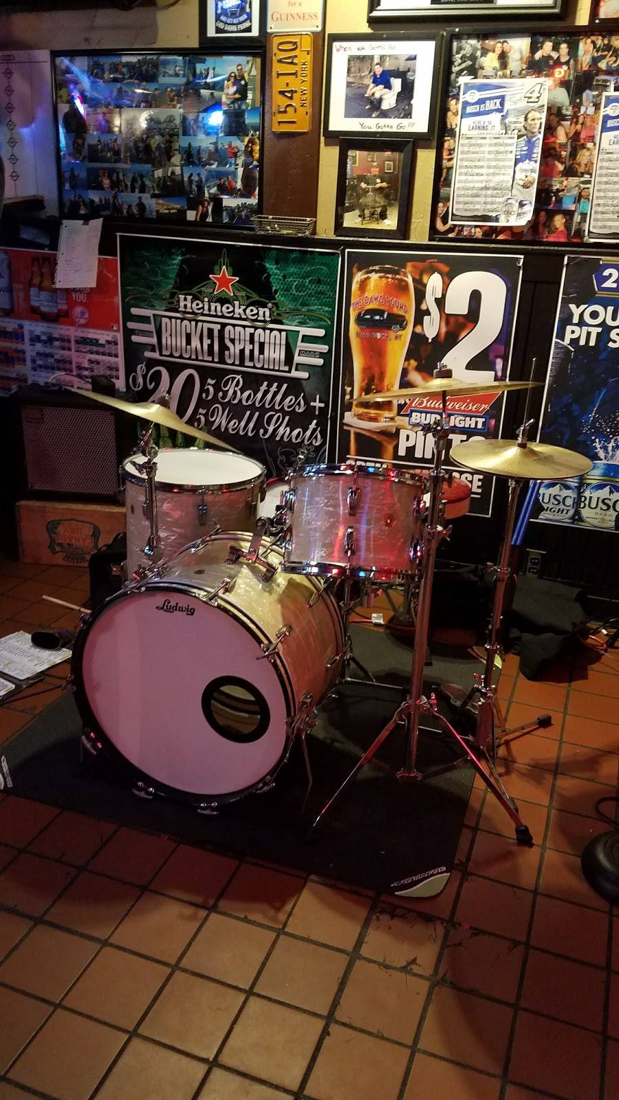 The Dawg Pound Bar & Grill | restaurant | 162 Gardiners Ave, Levittown, NY 11756, USA | 5167195955 OR +1 516-719-5955