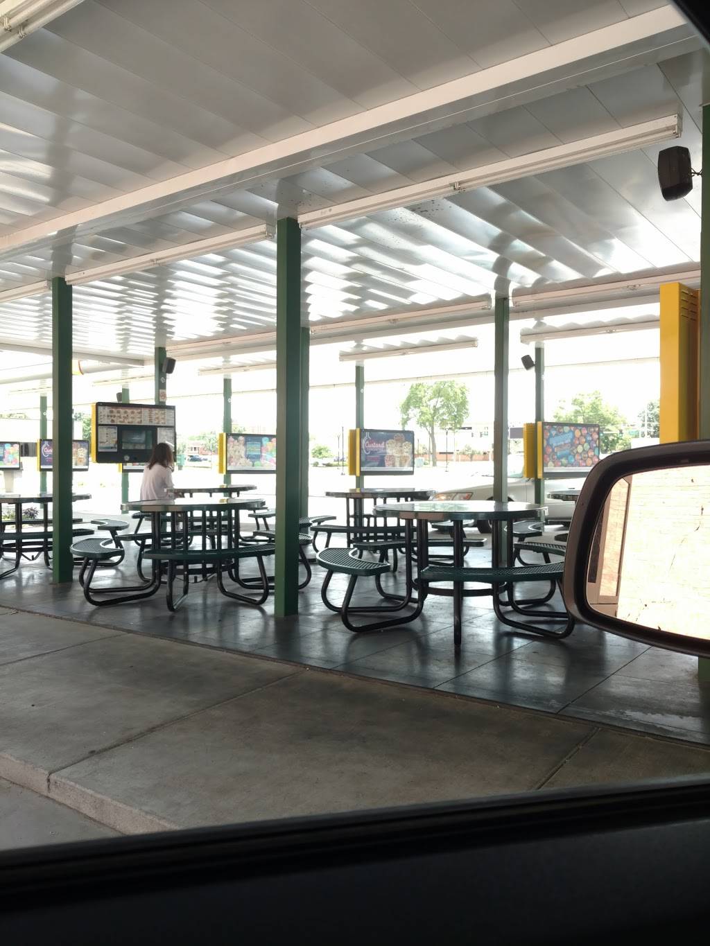 Sonic Drive-In | restaurant | 310 S Santa Fe Ave, Salina, KS 67401, USA | 7858259614 OR +1 785-825-9614