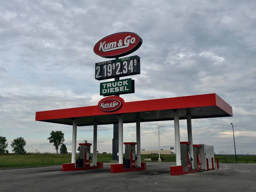 Kum & Go | meal takeaway | 1203 Guthrie St, De Soto, IA 50069, USA | 5158342500 OR +1 515-834-2500