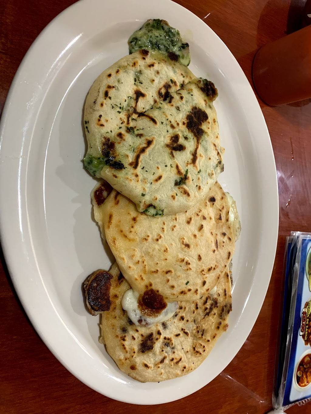 Olocuilta Pupuseria | restaurant | 3040 N Laramie Ave, Chicago, IL 60641, USA | 7736985462 OR +1 773-698-5462