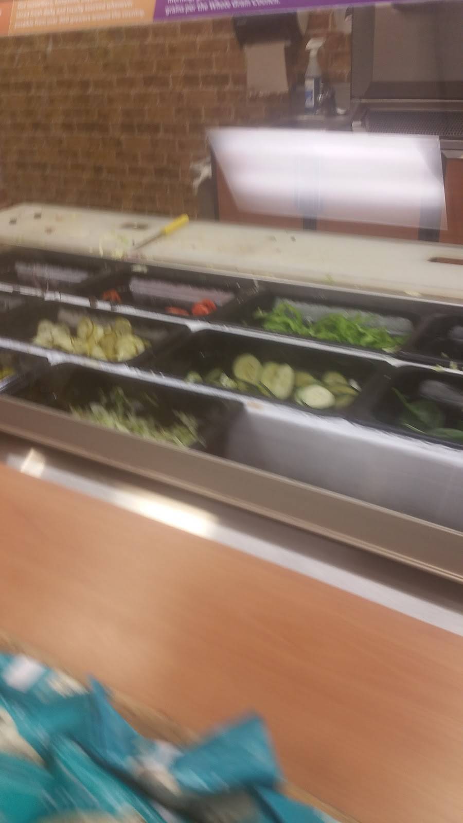 Subway Restaurants | restaurant | 6780 E 10 Mile Rd, Center Line, MI 48015, USA | 5867594798 OR +1 586-759-4798