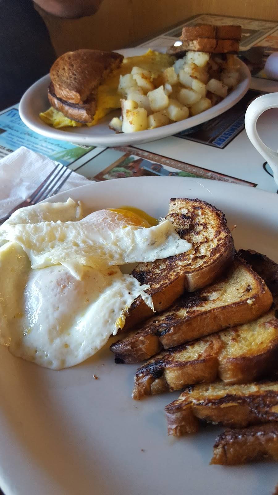 Patches Family Restaurant | restaurant | 501 E Venice Ave, Venice, FL 34285, USA | 9414846713 OR +1 941-484-6713