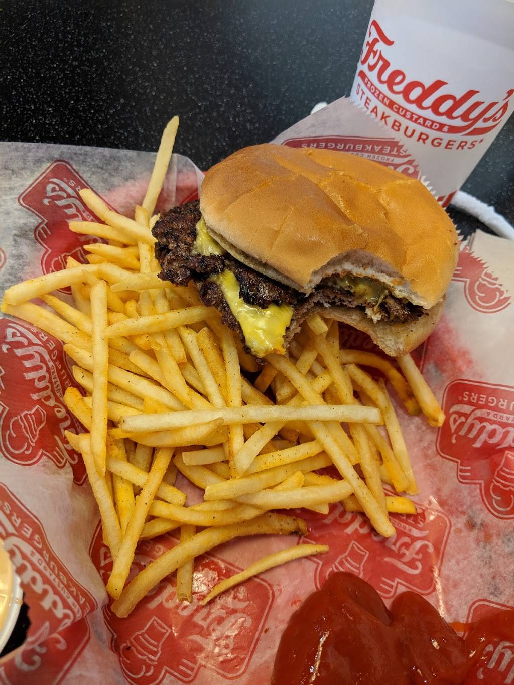 Freddys Frozen Custard & Steakburgers | restaurant | 28 S Gateway Dr, Fredericksburg, VA 22406, USA | 5403708140 OR +1 540-370-8140