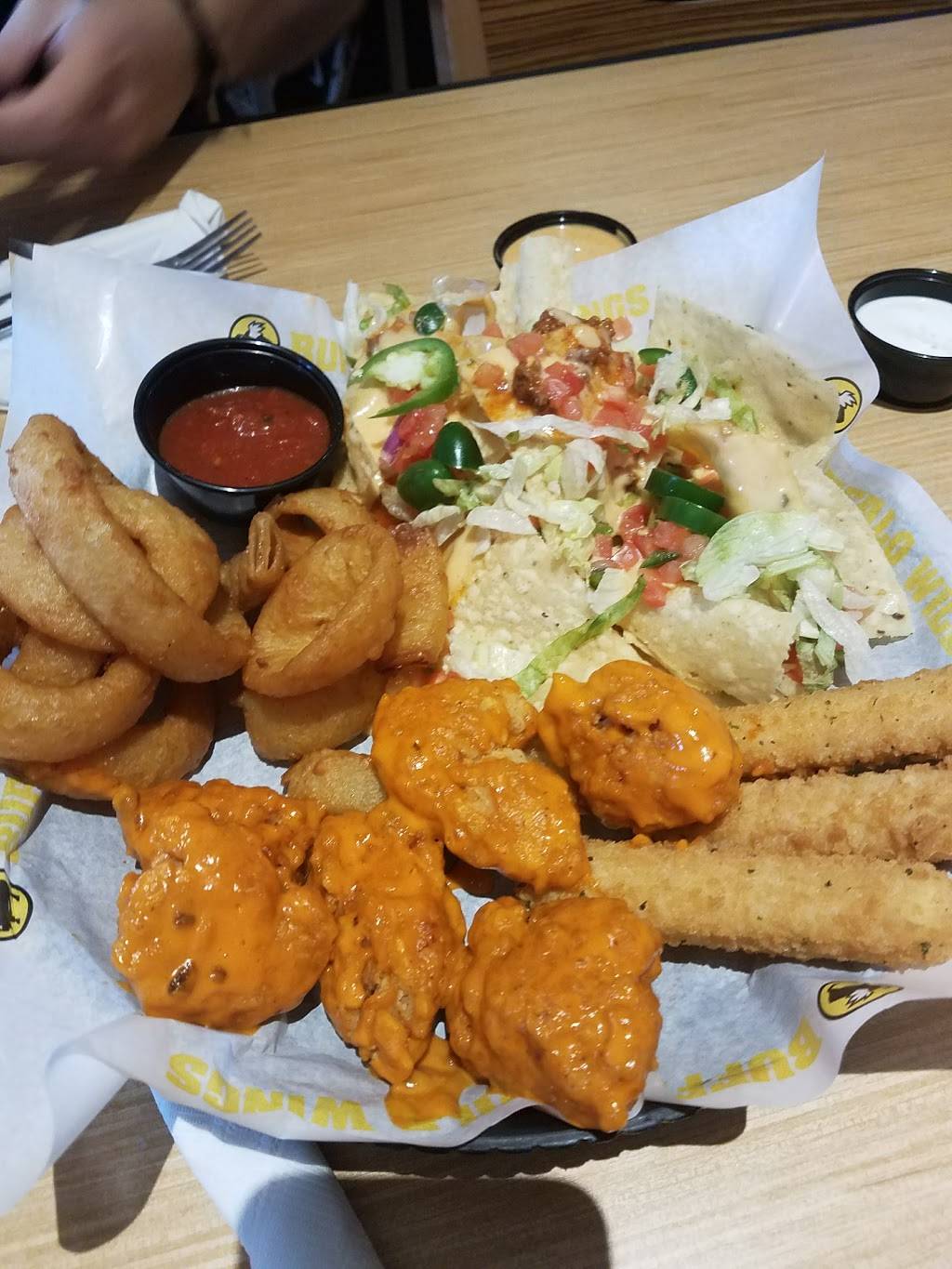 Buffalo Wild Wings | restaurant | 4058 Tampa Rd Suite #1, Oldsmar, FL 34677, USA | 8138149900 OR +1 813-814-9900