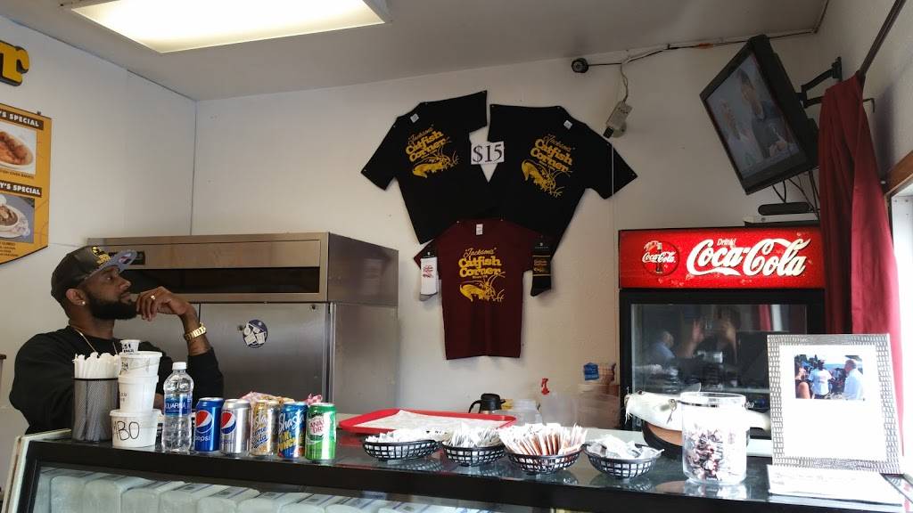 Catfish Corner Express | restaurant | 11805 Renton Ave S, Seattle, WA 98178, USA | 2067357084 OR +1 206-735-7084