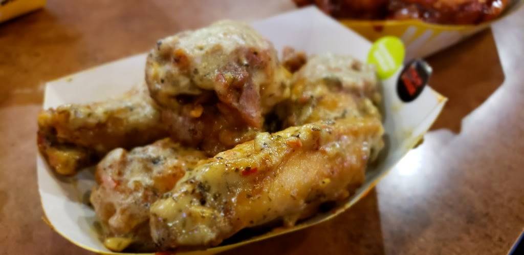 Buffalo Wild Wings | restaurant | 33 Maryland Ave C, Rockville, MD 20850, USA | 3012519393 OR +1 301-251-9393