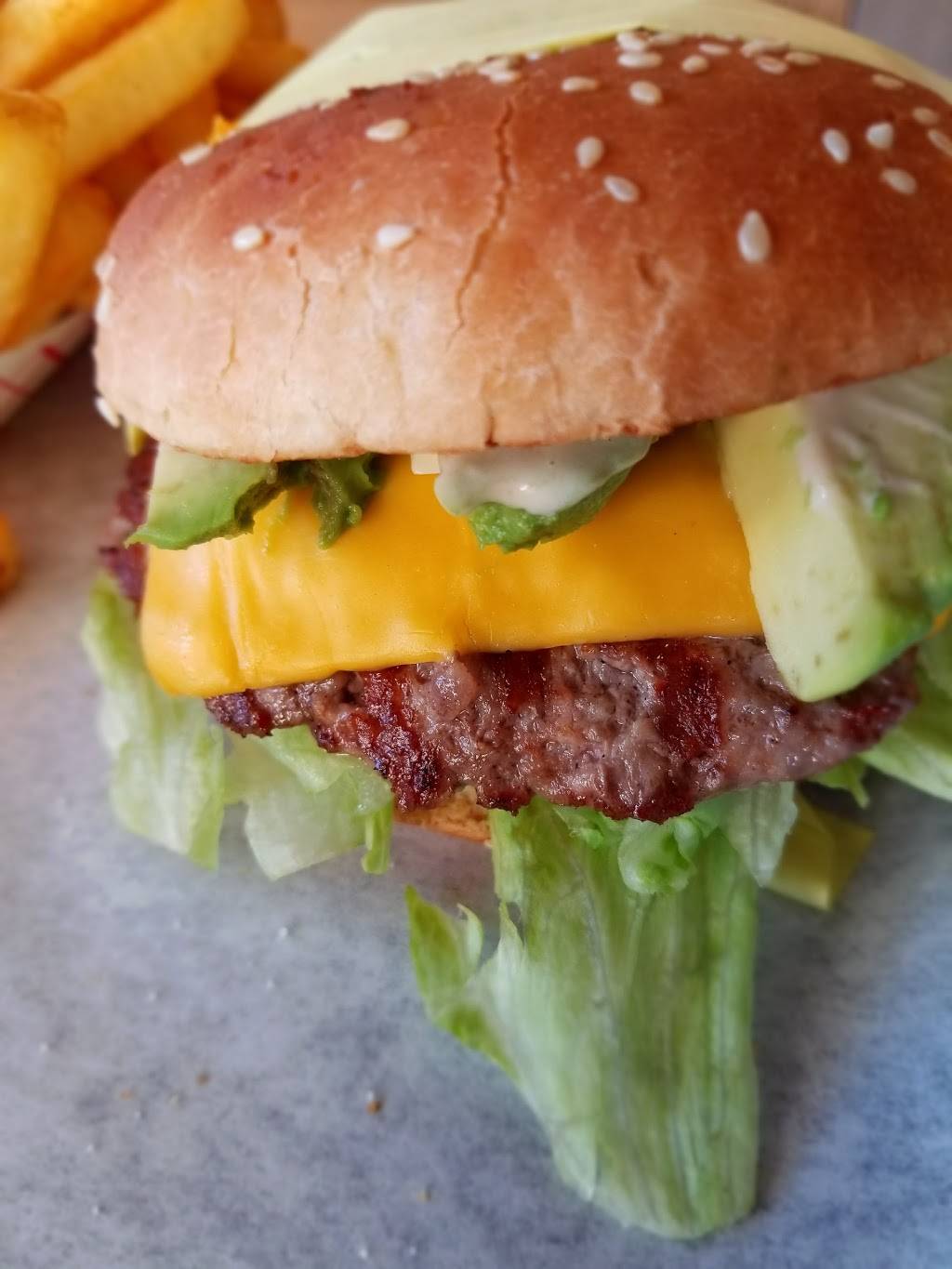 Queens Burgers | restaurant | 6705 Foothill Blvd, Tujunga, CA 91042, USA | 8183532495 OR +1 818-353-2495