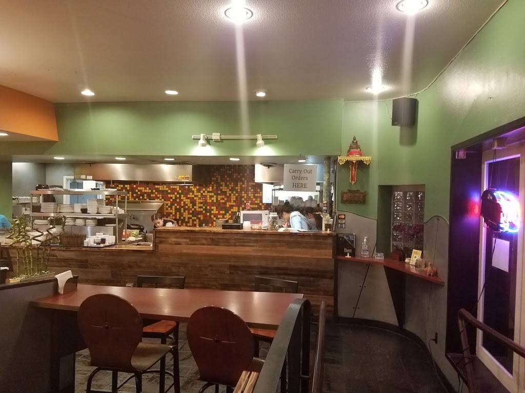 Khow Thai Cafe | restaurant | 1600 Broadway, Boulder, CO 80302, USA | 3034470273 OR +1 303-447-0273