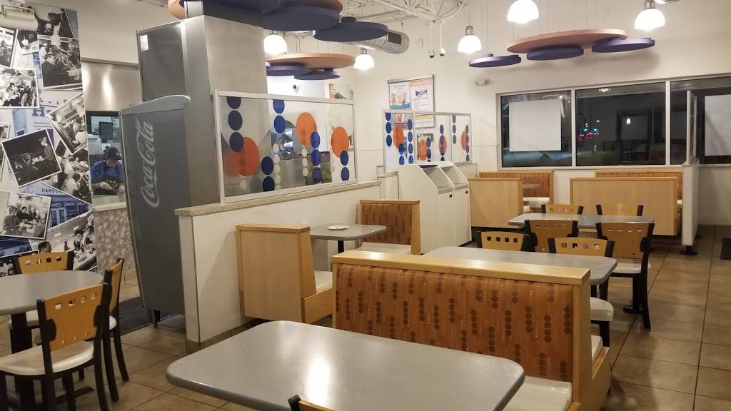 White Castle | restaurant | 1983 Wentzville Pkwy, Wentzville, MO 63385, USA | 6363325631 OR +1 636-332-5631