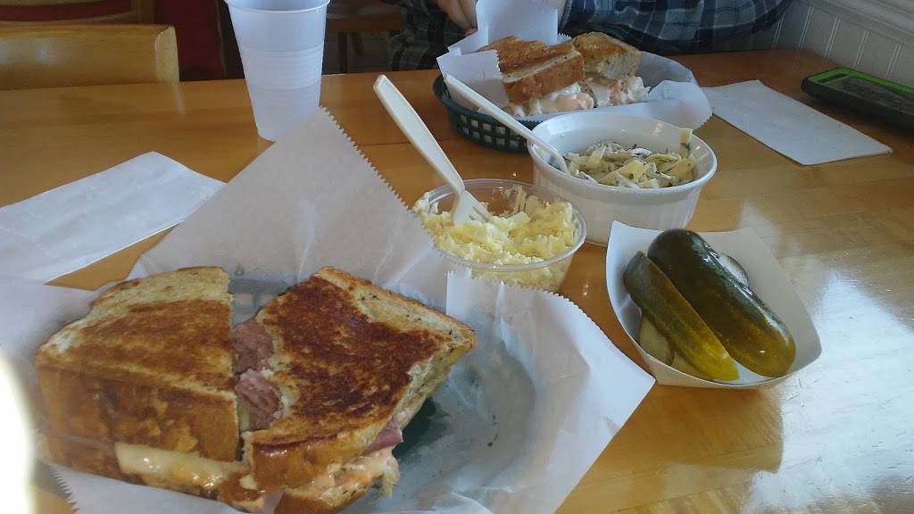 Cormacks Deli | meal takeaway | 2569 Charlevoix Ave, Petoskey, MI 49770, USA | 2313477570 OR +1 231-347-7570