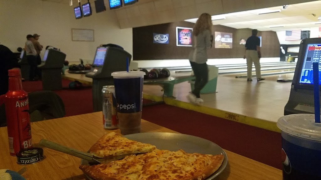 Hot Stuff Pizza & Rose City Lanes | meal takeaway | 127 E 3rd St, Lovell, WY 82431, USA | 3075482888 OR +1 307-548-2888