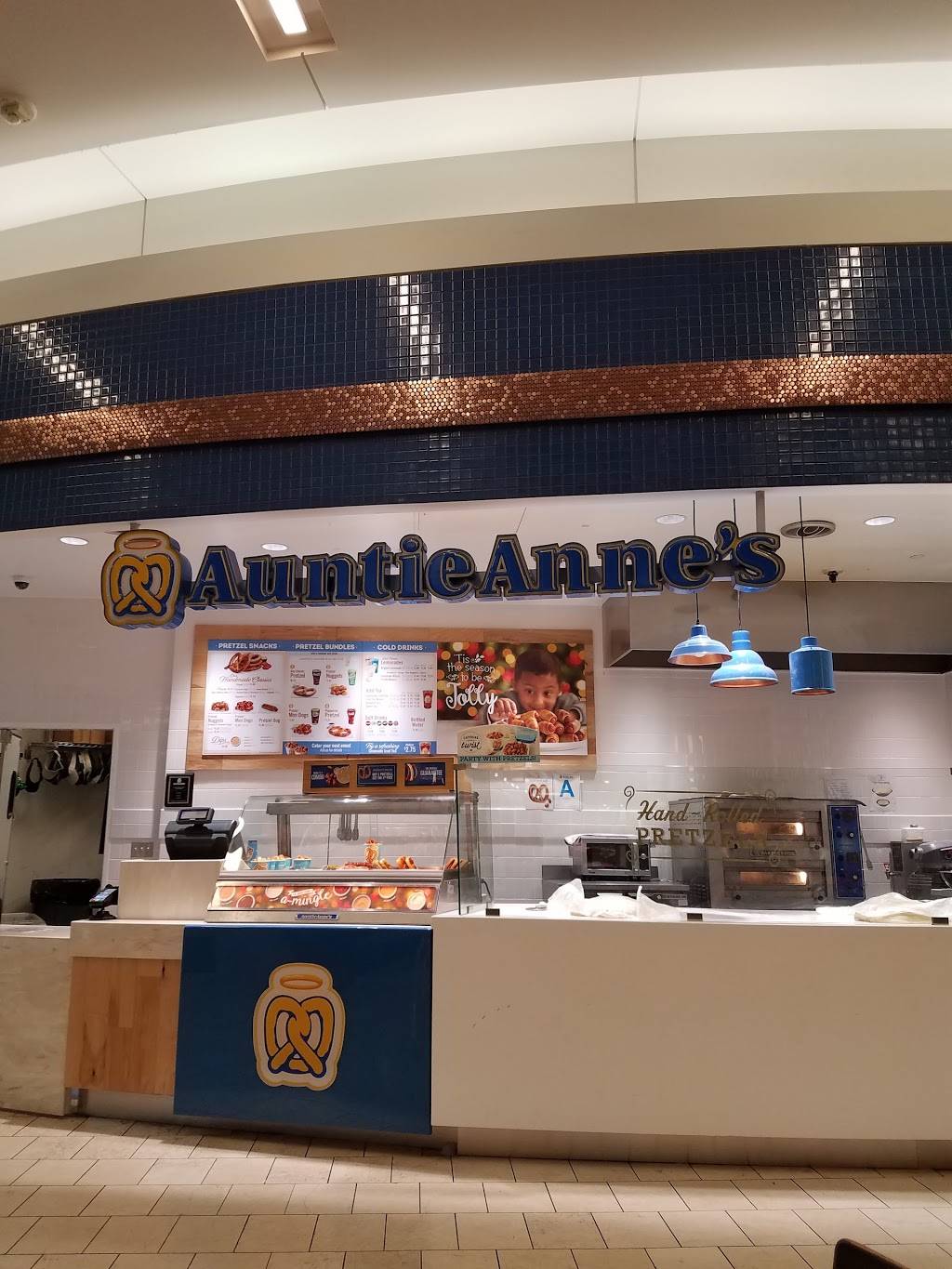 Auntie Annes | cafe | 6600 Topanga Canyon Blvd Space 1098, Canoga Park, CA 91303, USA | 8189927303 OR +1 818-992-7303