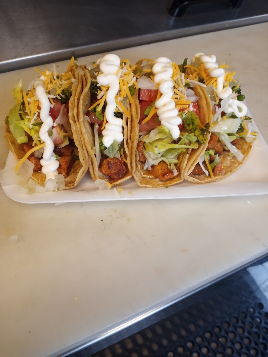 Taqueria Los 2 Compitas | restaurant | 45 W North Ave, Milwaukee, WI 53208, USA | 4144008192 OR +1 414-400-8192