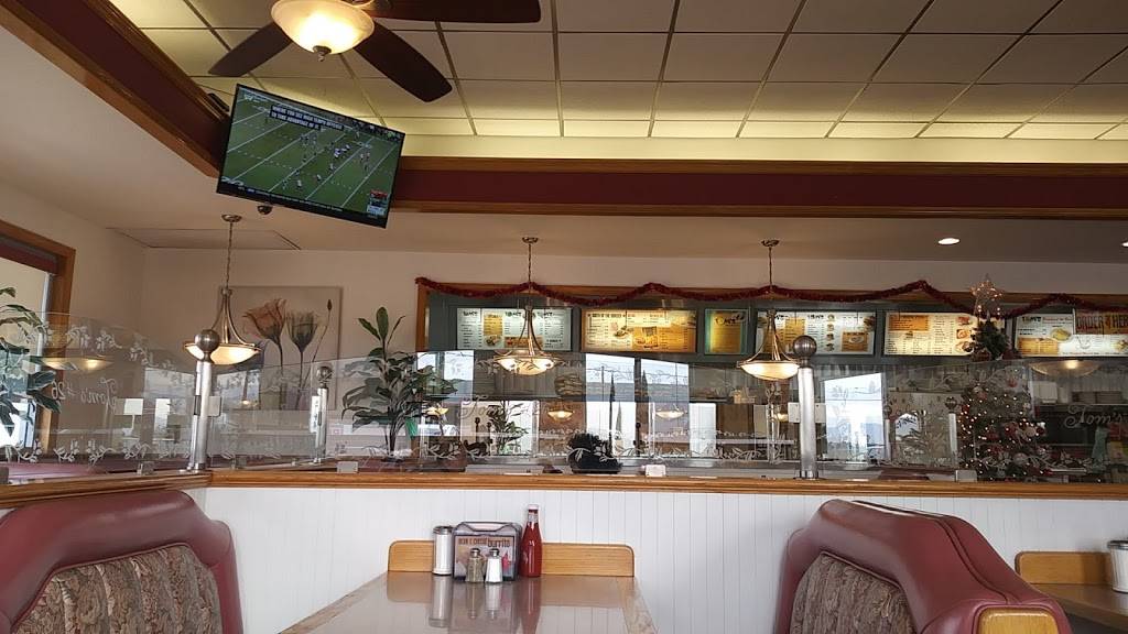 Toms Burgers 26 | restaurant | 1805 W Ave J, Lancaster, CA 93534, USA | 6617295777 OR +1 661-729-5777