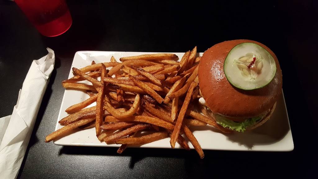 Lukes | restaurant | 133 N Main St, Bluffton, OH 45817, USA | 4193584486 OR +1 419-358-4486