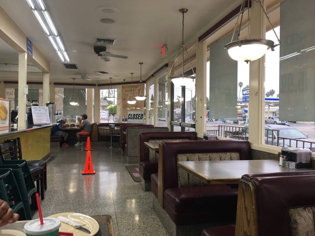 Toms Famous Burgers 9 | restaurant | 1101 N Avalon Blvd, Wilmington, CA 90744, USA | 3105183164 OR +1 310-518-3164