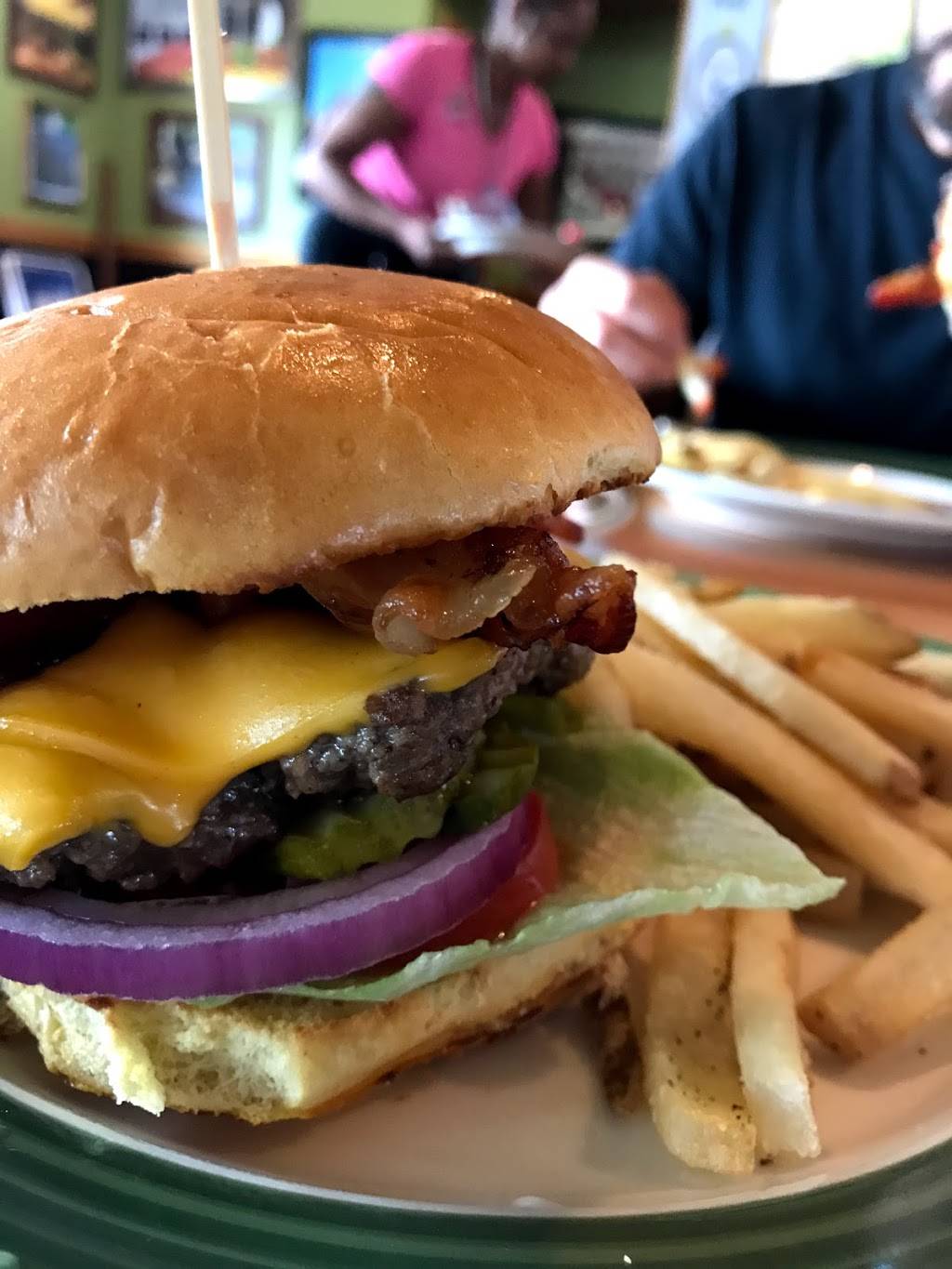 Applebees Grill + Bar | restaurant | 1600 Huffman Rd, Center Point, AL 35215, USA | 2058533200 OR +1 205-853-3200