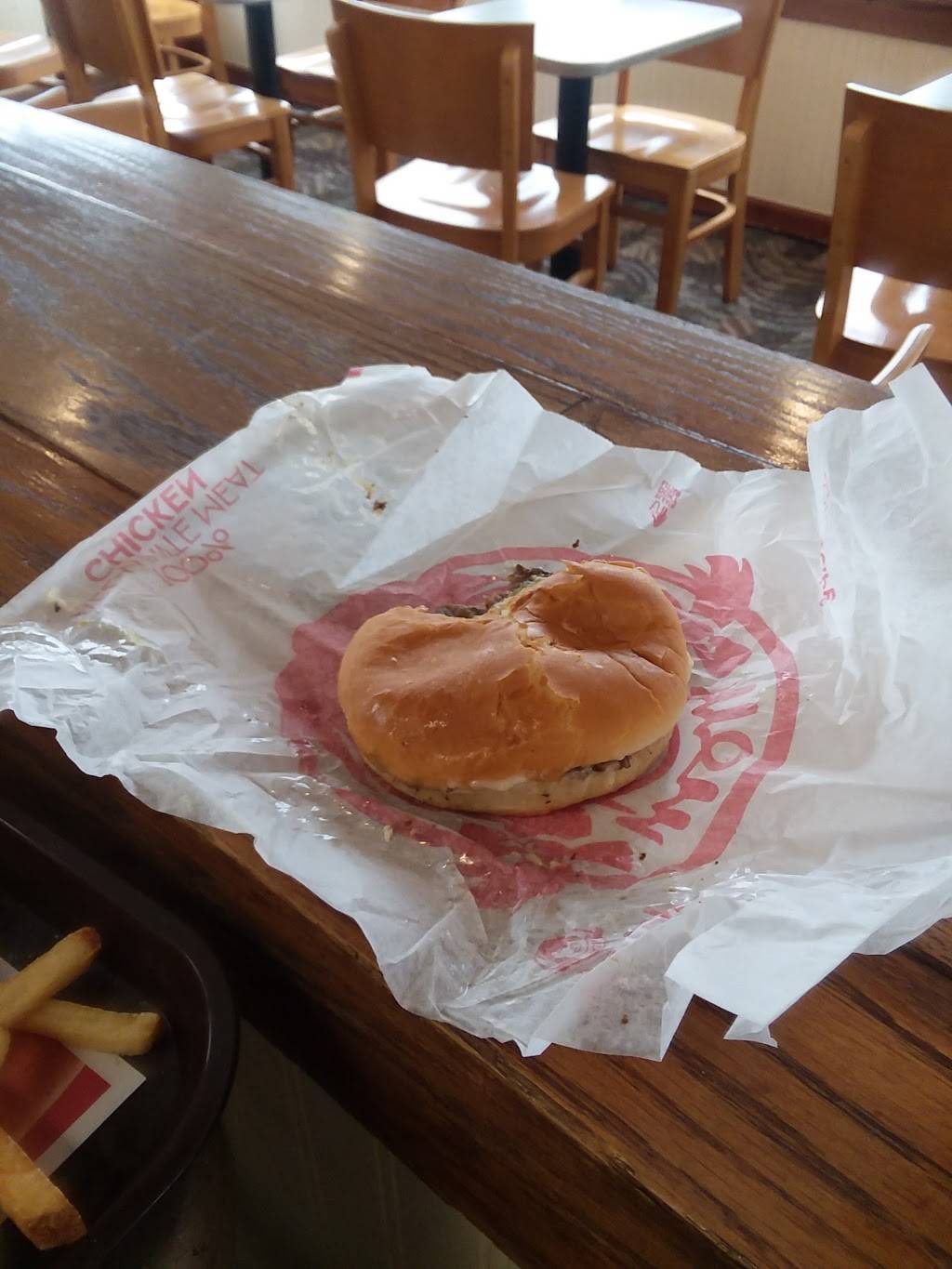 Wendys | restaurant | 7019 Shallowford Rd, Chattanooga, TN 37421, USA | 4238996552 OR +1 423-899-6552