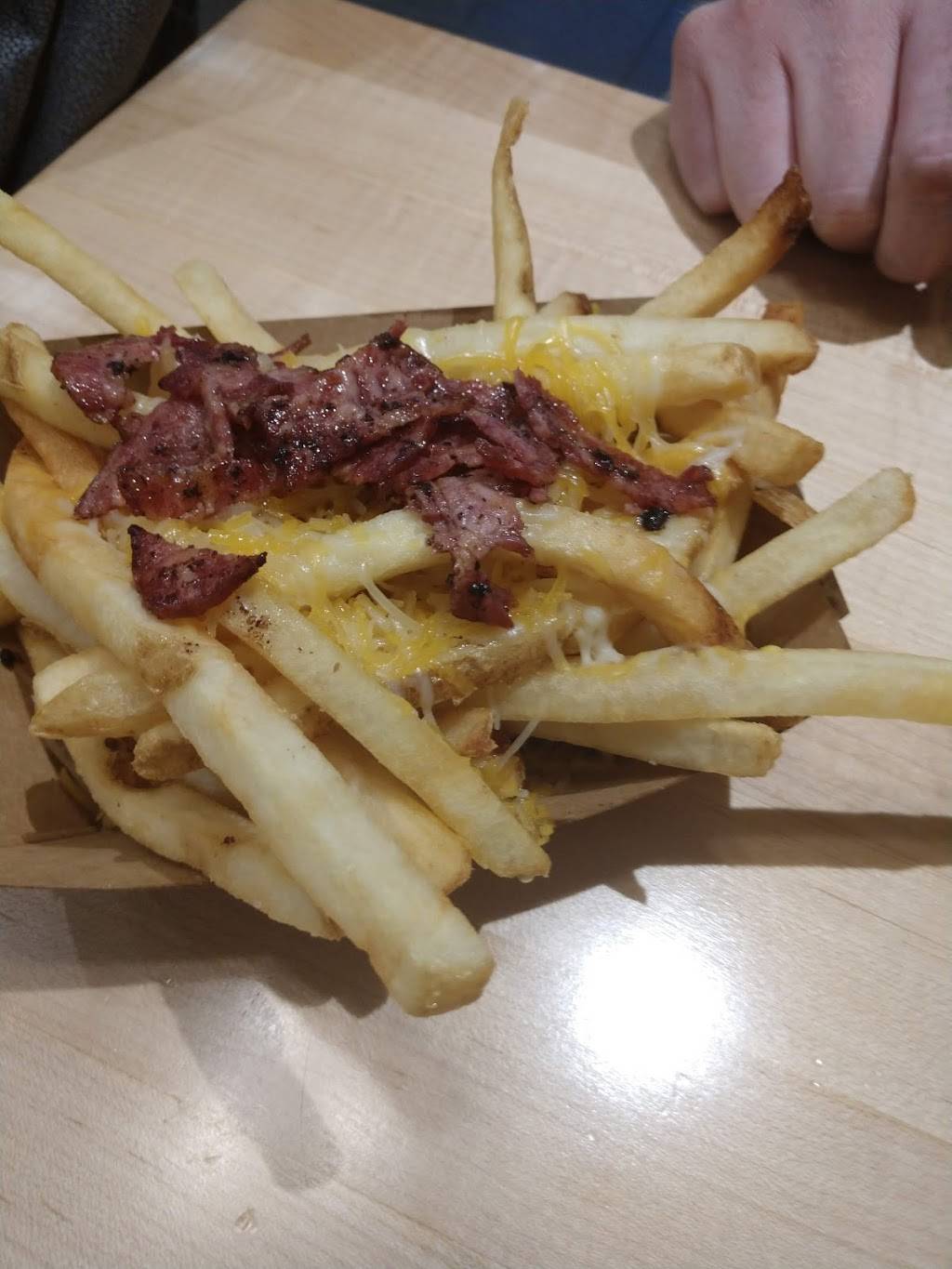 Wayback Burgers | restaurant | 2727 Fairfield Commons, Beavercreek, OH 45431, USA | 9374262271 OR +1 937-426-2271