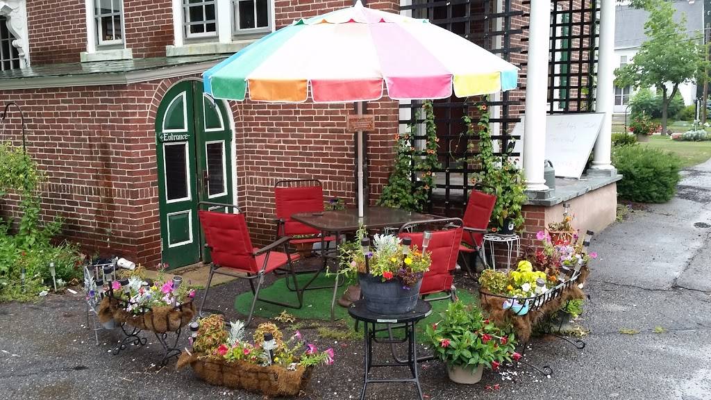 The Garage at The Governors Inn | restaurant | 78 Wakefield St, Rochester, NH 03867, USA | 6033320107 OR +1 603-332-0107