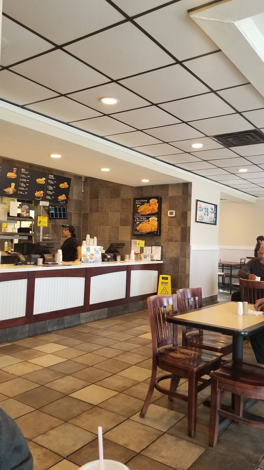 Long John Silvers | restaurant | 4831 S Staples St Drive, Corpus Christi, TX 78411, USA | 3617923537 OR +1 361-792-3537