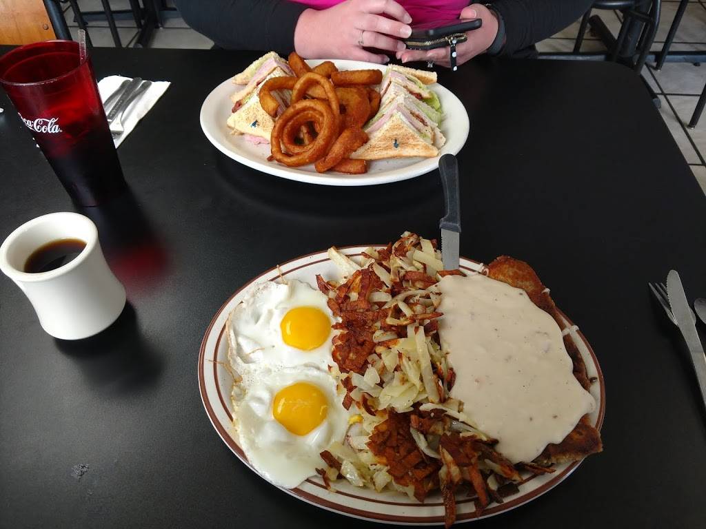 Js Hideaway Family Diner | restaurant | 2635 Diamond St, Rosamond, CA 93560, USA | 6612214529 OR +1 661-221-4529