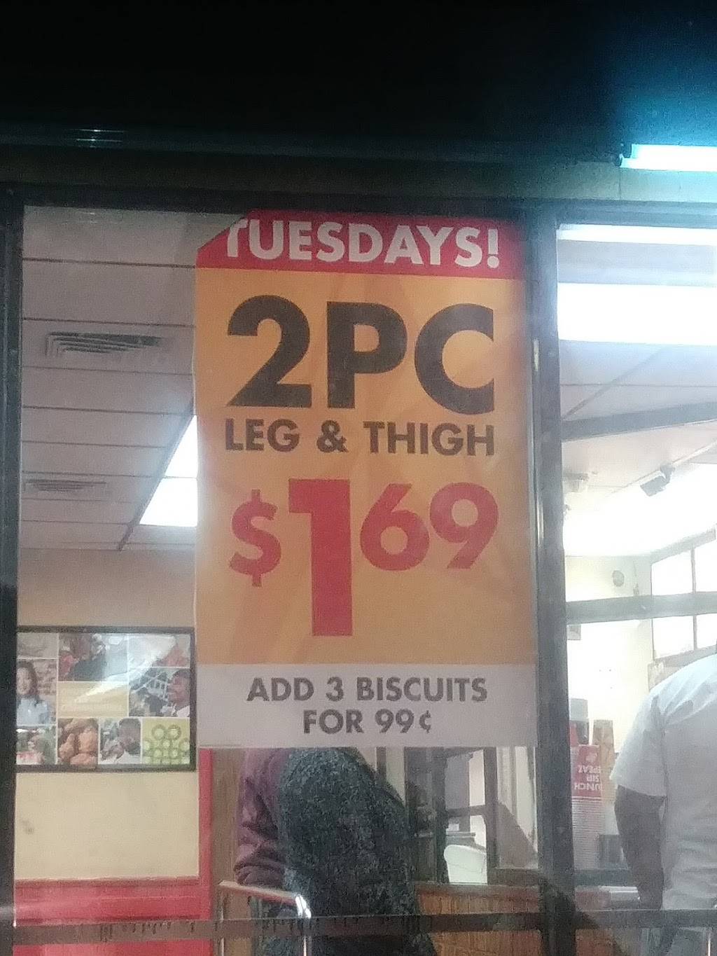 Churchs Chicken | restaurant | 7102 S. Stoney Island, Chicago, IL 60649, USA | 7736840993 OR +1 773-684-0993