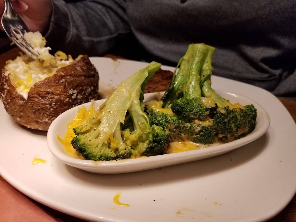 Outback Steakhouse | restaurant | 295 Peppers Ferry Rd NE, Christiansburg, VA 24073, USA | 5403829596 OR +1 540-382-9596