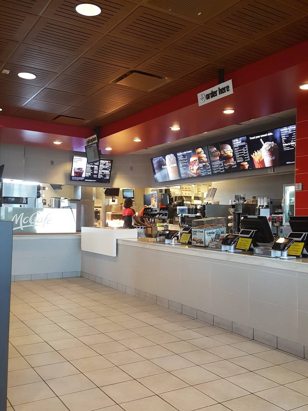 McDonalds | cafe | 13708 Q St, Omaha, NE 68137, USA | 4028960400 OR +1 402-896-0400