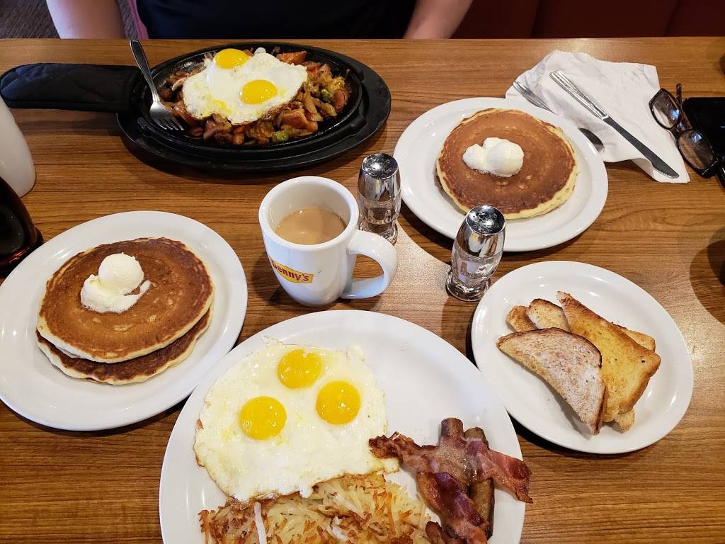 Dennys | restaurant | 4510 Fredericksburg Rd, San Antonio, TX 78201, USA | 2107321907 OR +1 210-732-1907