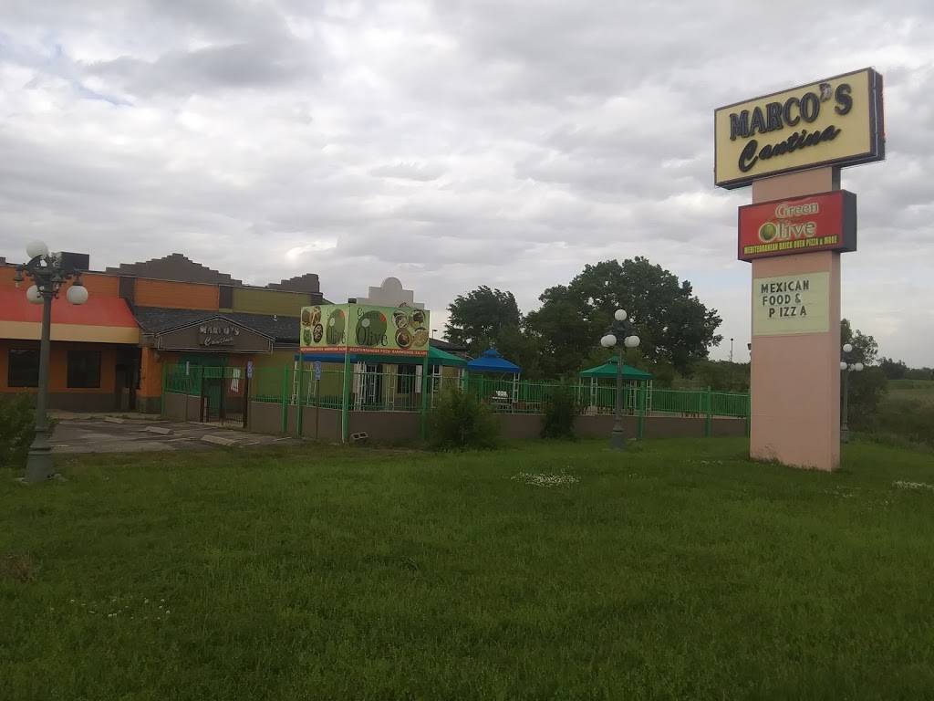 Marcos Cantina | restaurant | 6600 W Central Ave, Wichita, KS 67212, USA | 3169452404 OR +1 316-945-2404