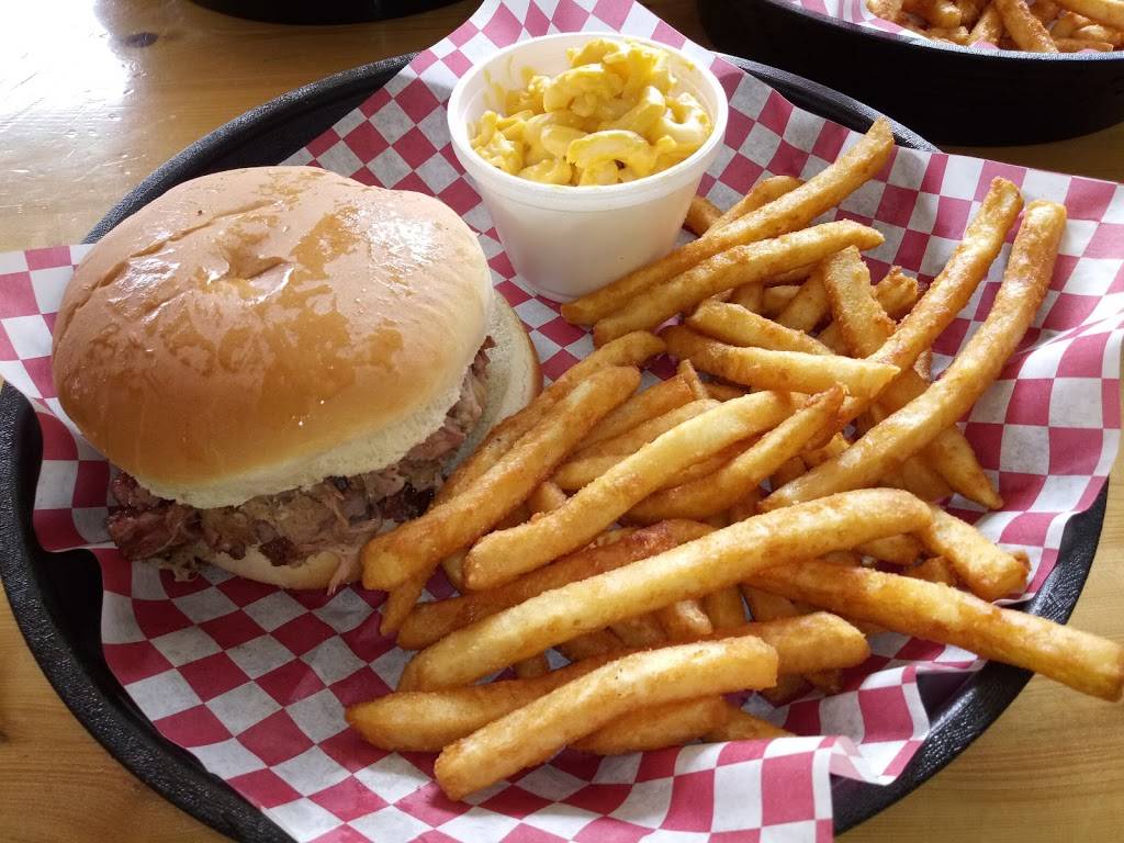 Boss Hoggs BBQ | restaurant | 1198 Wears Valley Rd, Pigeon Forge, TN 37863, USA | 8654464592 OR +1 865-446-4592