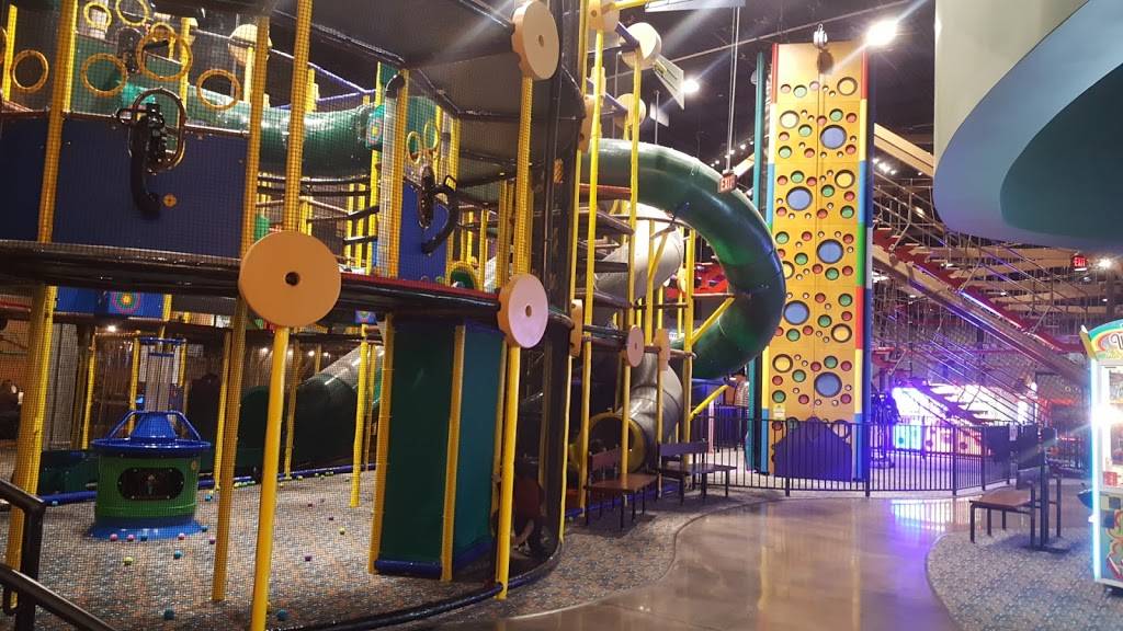 Gizmos Fun Factory | restaurant | 66 Orland Square Dr, Orland Park, IL 60462, USA | 7089498948 OR +1 708-949-8948