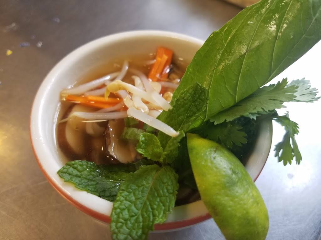 Lucy’s Cafe | restaurant | 2100 W Roscoe St, Chicago, IL 60618, USA | 7736650227 OR +1 773-665-0227