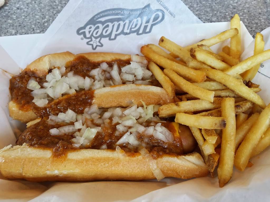 Hardees | restaurant | 1490 S 6th St, Macclenny, FL 32063, USA | 9042596999 OR +1 904-259-6999