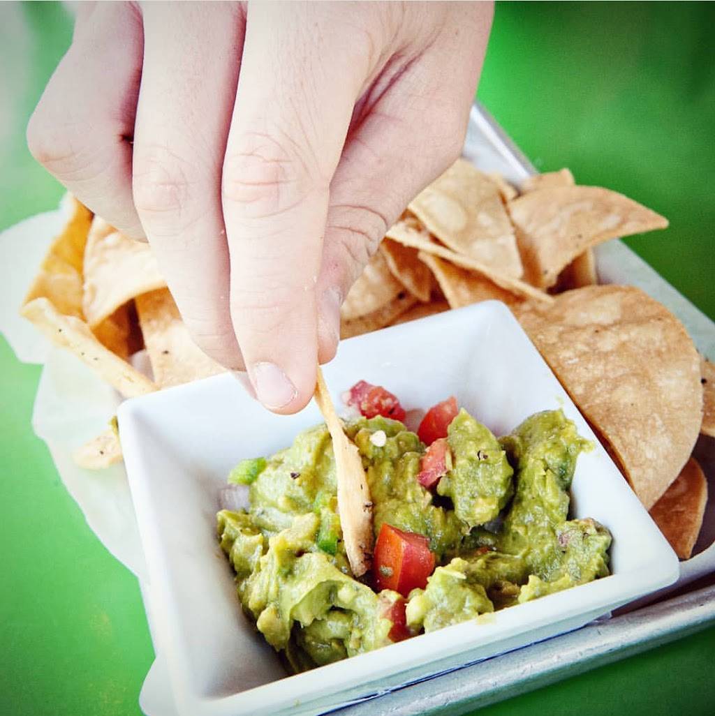 Sauced Wing Bar | restaurant | 215 W Bandera Rd #101, Boerne, TX 78006, USA | 8303314398 OR +1 830-331-4398