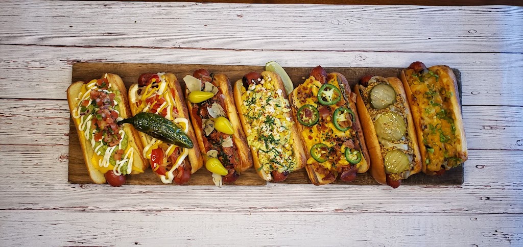 Woofers Hot Dogs | restaurant | 271 E Orange Grove Ave, Burbank, CA 91502, USA | 8188616797 OR +1 818-861-6797