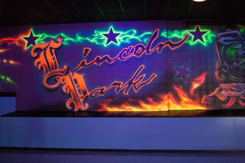 United Skates of America (formerly Lincoln Park Skating Center) | cafe | 1419 Southfield Rd, Lincoln Park, MI 48146, USA | 3133817465 OR +1 313-381-7465