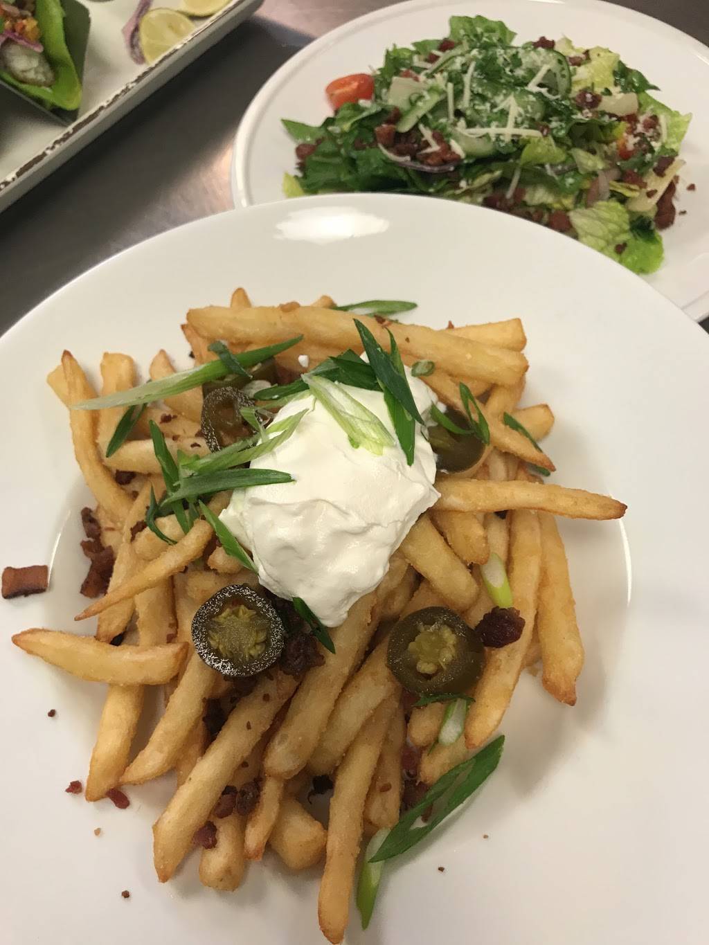 Reds Alehouse | night club | 405 N Dubuque St, North Liberty, IA 52317, USA | 3196262100 OR +1 319-626-2100