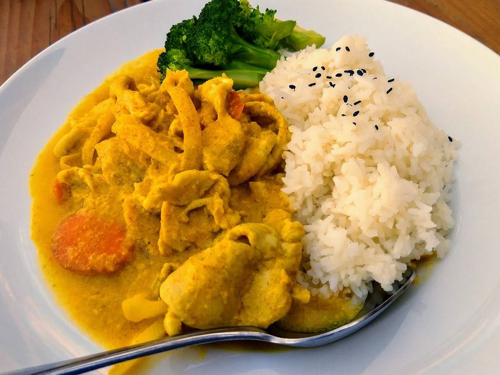 Now On 9 Thai Bistro | restaurant | 12510 Riverside Dr, Valley Village, CA 91607, USA | 8188213076 OR +1 818-821-3076