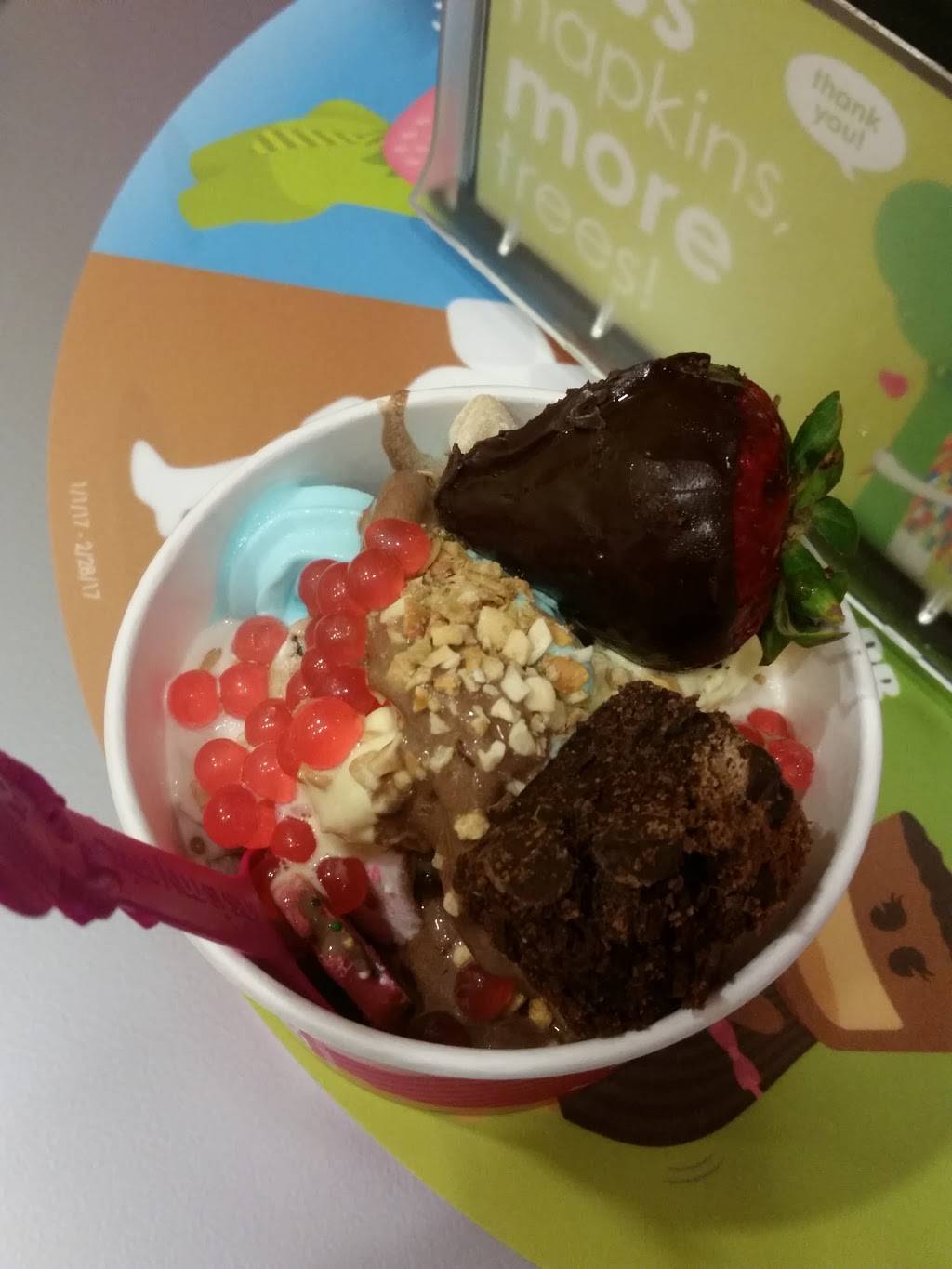 Menchies Frozen Yogurt | bakery | 1265 N Hacienda Blvd, La Puente, CA 91744, USA | 6269181924 OR +1 626-918-1924