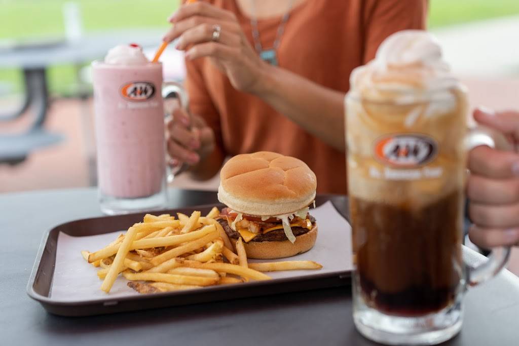 A&W Restaurant | restaurant | 2003 Lantern Ridge Dr, Richmond, KY 40475, USA | 8593538772 OR +1 859-353-8772