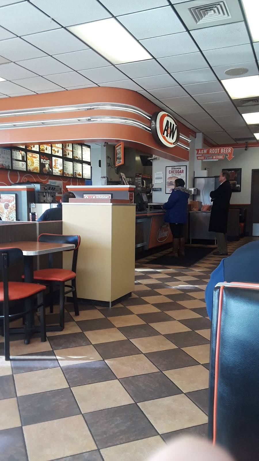 A&W Restaurant | restaurant | 510 S Monroe Ave, Green Bay, WI 54301, USA | 9204374725 OR +1 920-437-4725