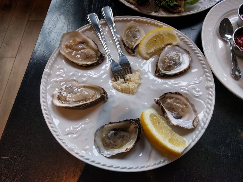 AW, SHUCKS! OYSTER BAR & BISTRO | restaurant | 15230 Yonge St, Aurora, ON L4G 1P2, Canada | 9057275100 OR +1 905-727-5100
