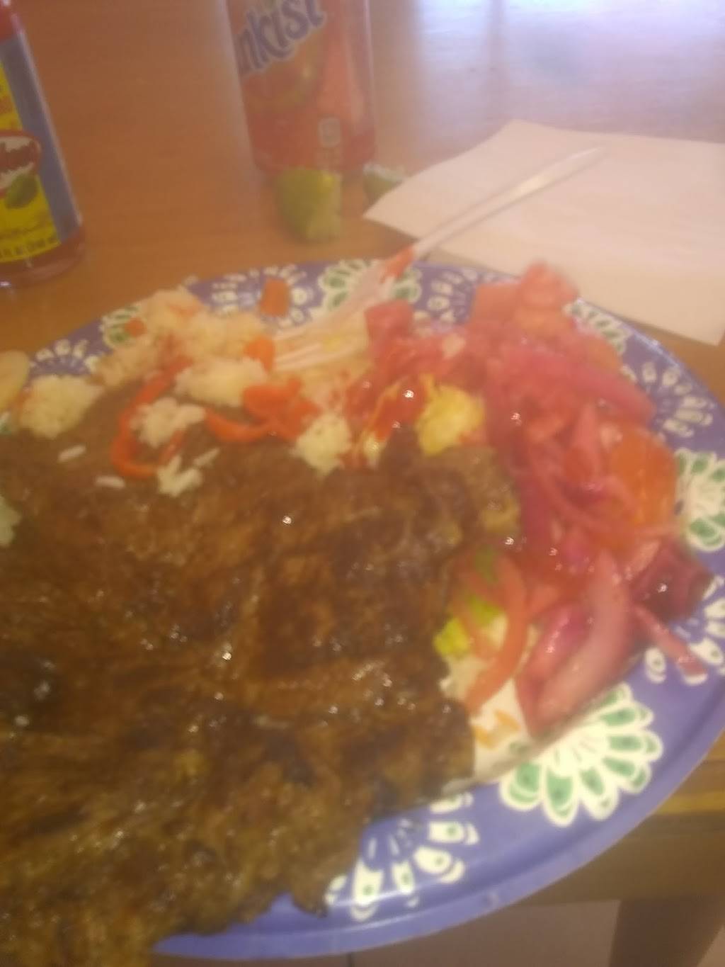 La Bendicion Carry Out | restaurant | 2425 Kenilworth Ave, Hyattsville, MD 20781, USA | 3013276249 OR +1 301-327-6249